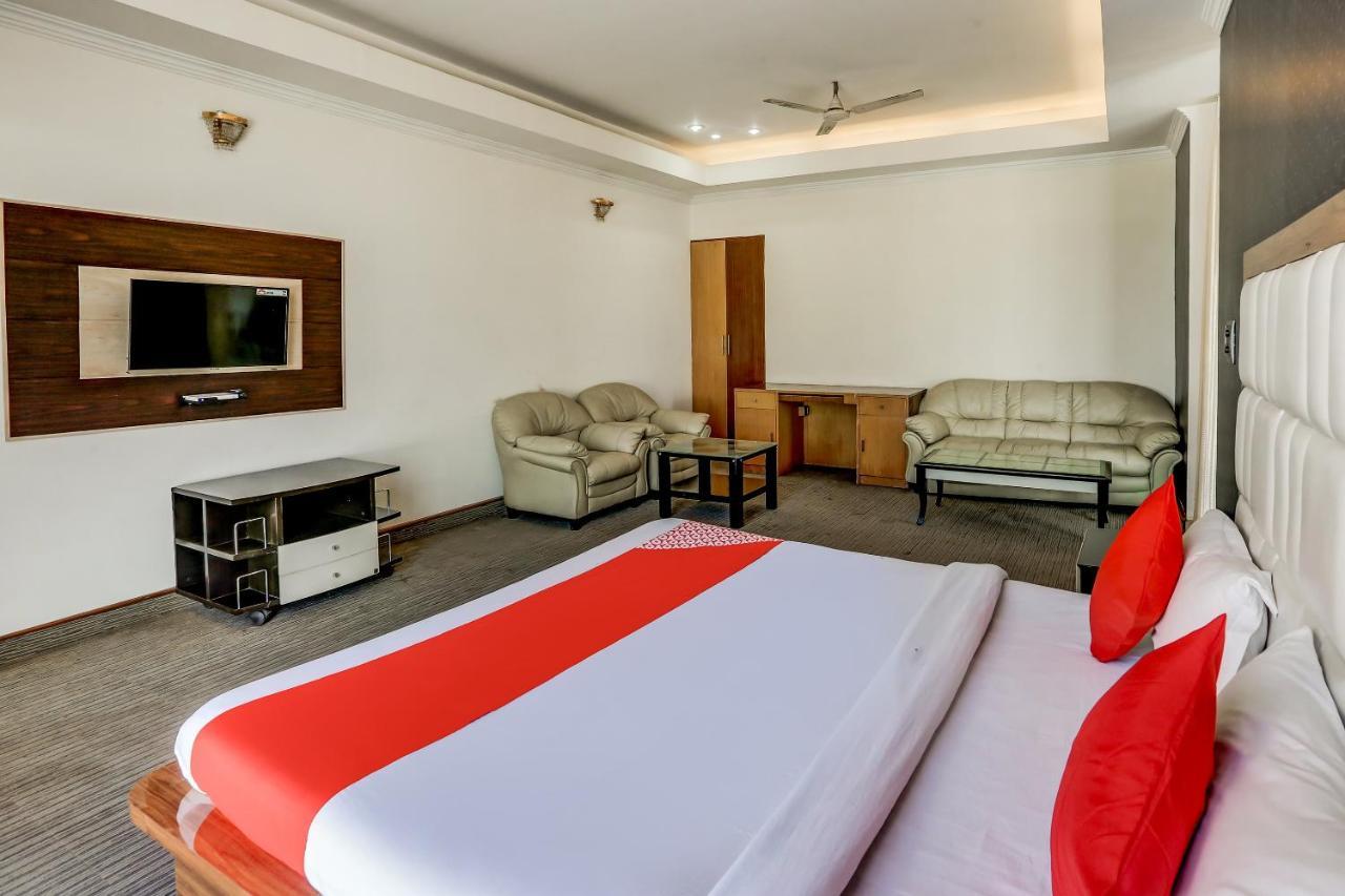 Oyo 71042 Sahara Estate Hotel Gorakhpur Luaran gambar