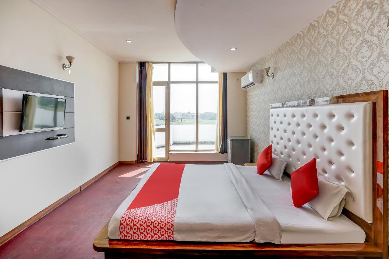 Oyo 71042 Sahara Estate Hotel Gorakhpur Luaran gambar