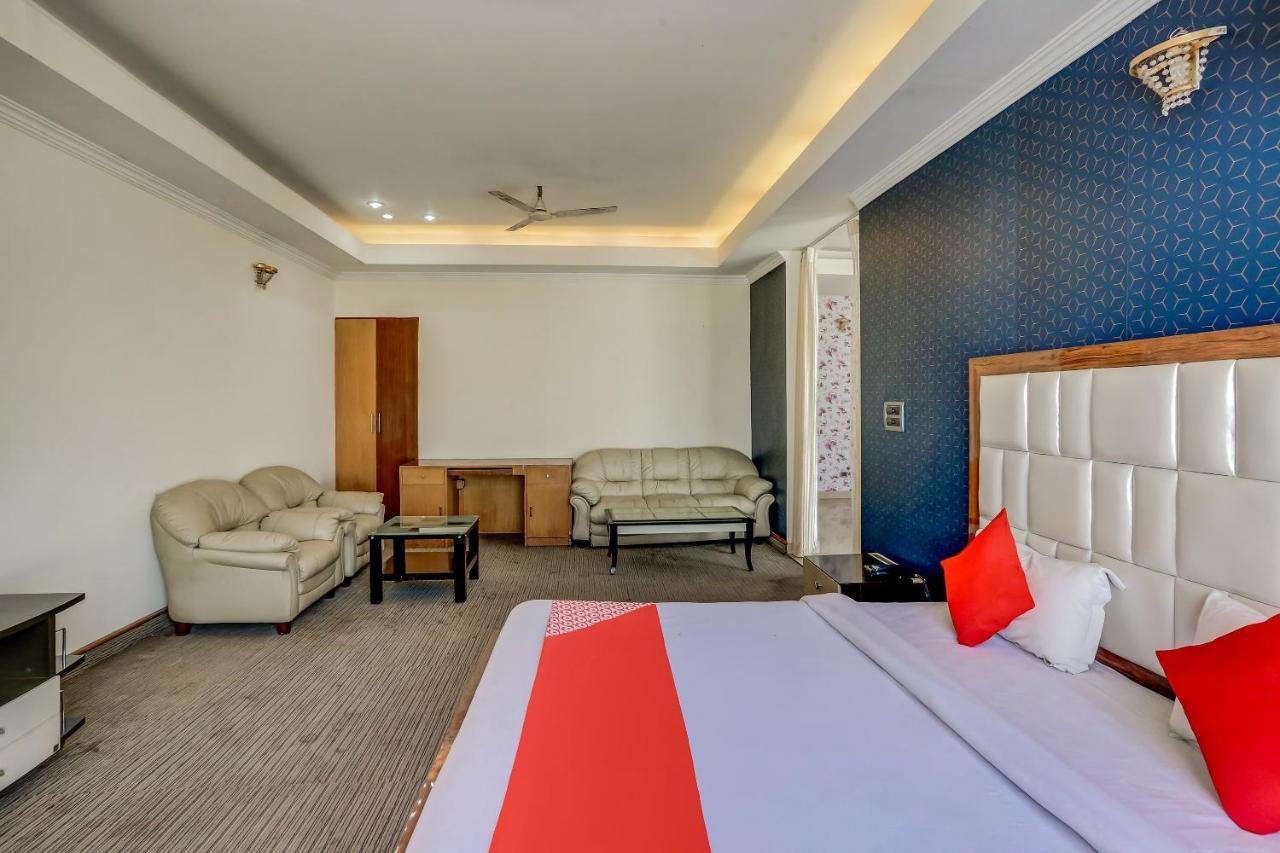 Oyo 71042 Sahara Estate Hotel Gorakhpur Luaran gambar