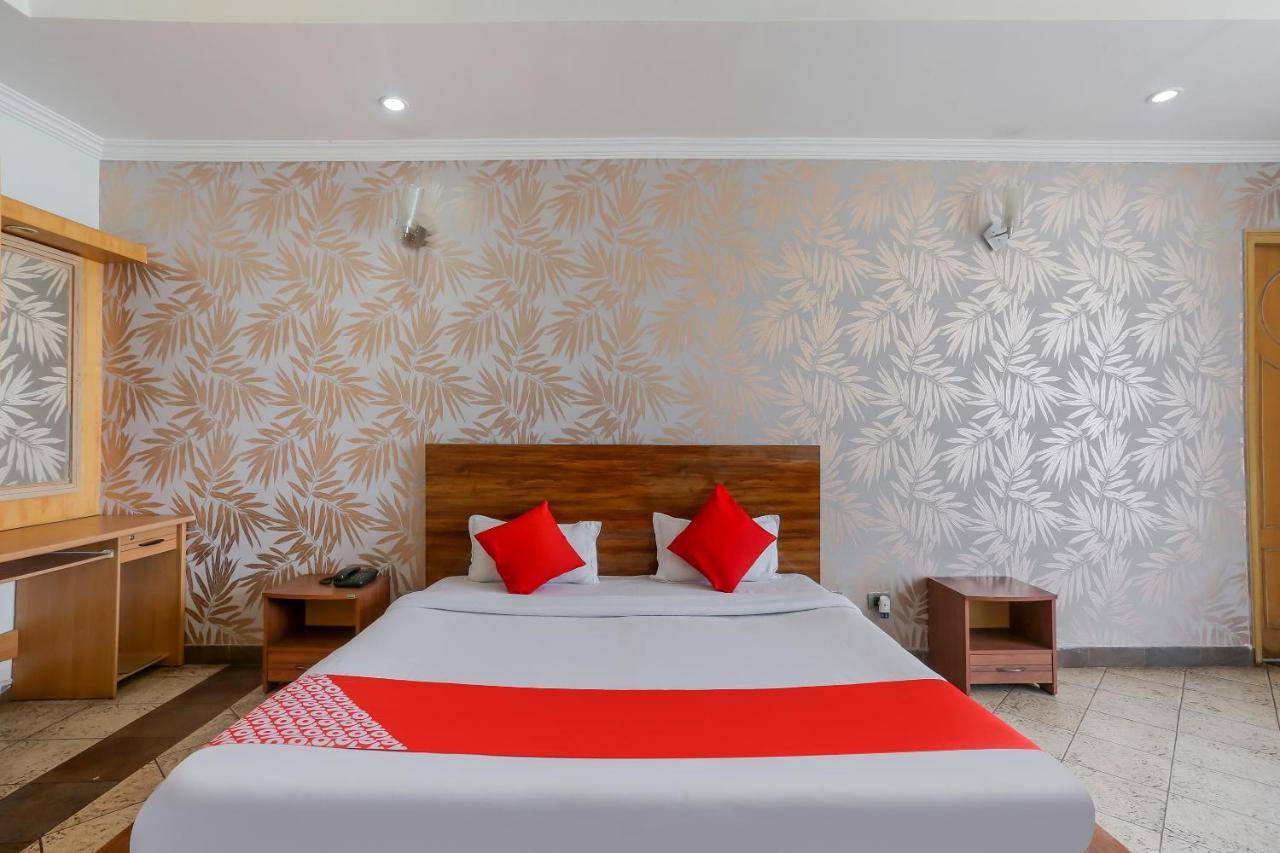 Oyo 71042 Sahara Estate Hotel Gorakhpur Luaran gambar